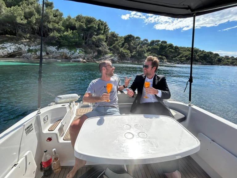 B2 Marine Ws 702 mieten Vieux Port Golfe-Juan