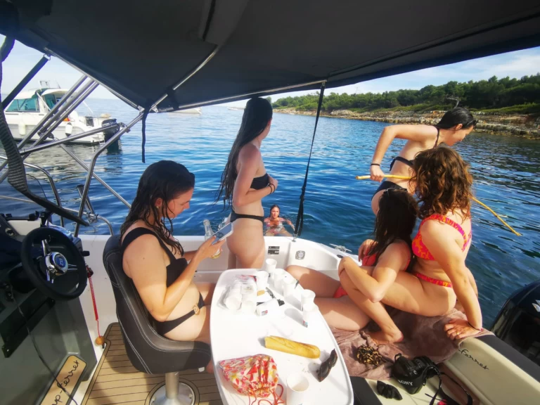 Ein B2 Marine Ws 702 mieten in Vieux Port Golfe-Juan