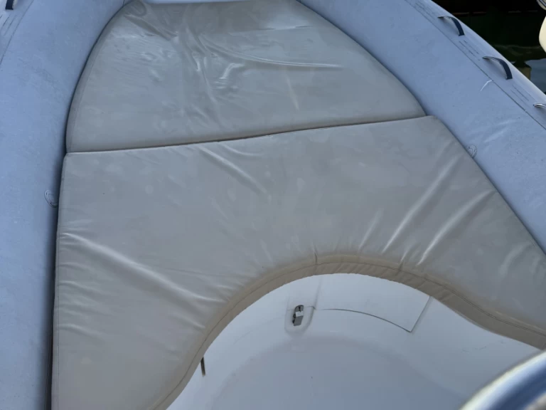 Vermietung Schlauchboot Capelli mit Führerschein