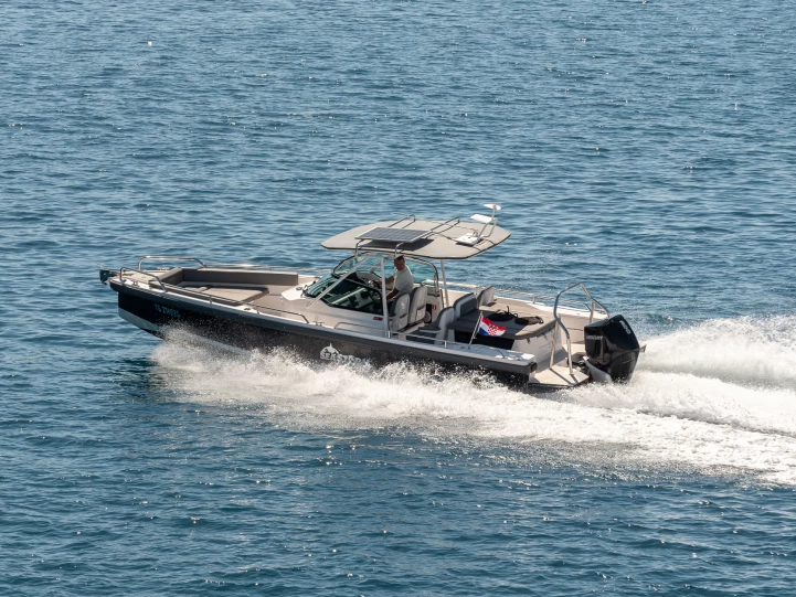 Vermietung Motorboot Axopar mit Führerschein