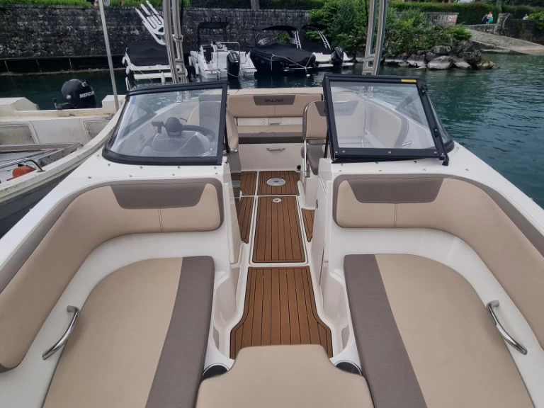 Bayliner VR5 mieten Amphion-les-Bains