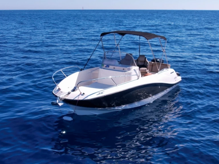 YachtCharter in Carry-le-Rouet - Quicksilver Activ 605 Open auf SamBoat