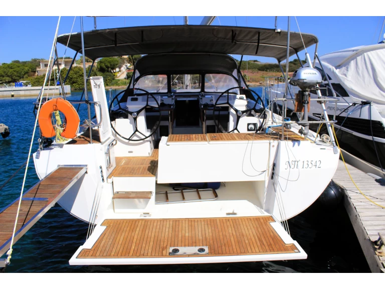 Ein Bavaria Bavaria C45 mieten in Lavrion