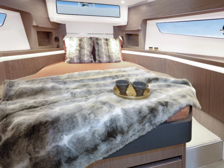 Ein Sealine Sealine F430 mieten in Pula