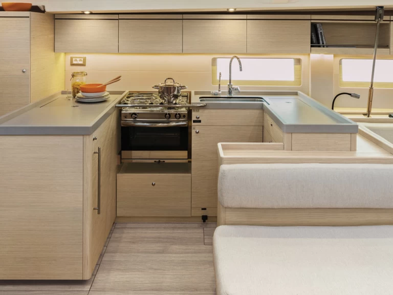 YachtCharter in Marina (City) - Bénéteau Oceanis 51.1 auf SamBoat