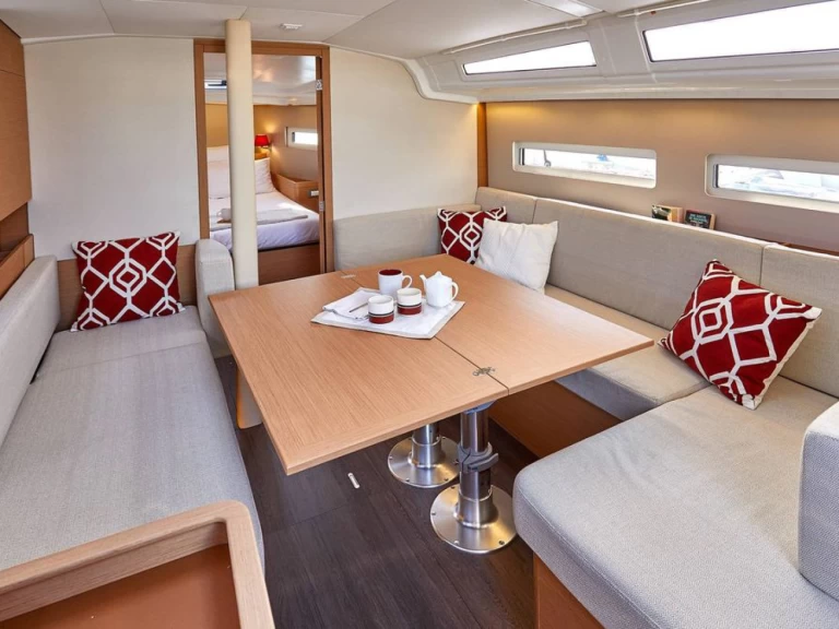 Jeanneau Sun Odyssey 410 mieten Cannigione di Arzachena