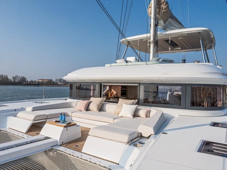 YachtCharter in Álimos - Lagoon Lagoon 55 auf SamBoat