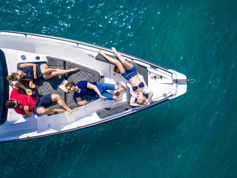 Bootsverleih Axopar Axopar 37 XC Cross Cabin Gouviá Samboat