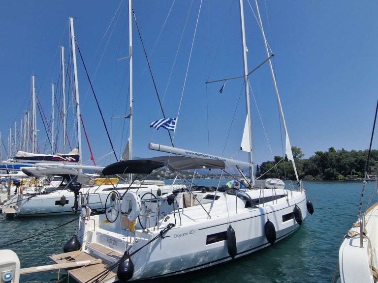 Ein Bénéteau Oceanis 40.1 mieten in Gouviá