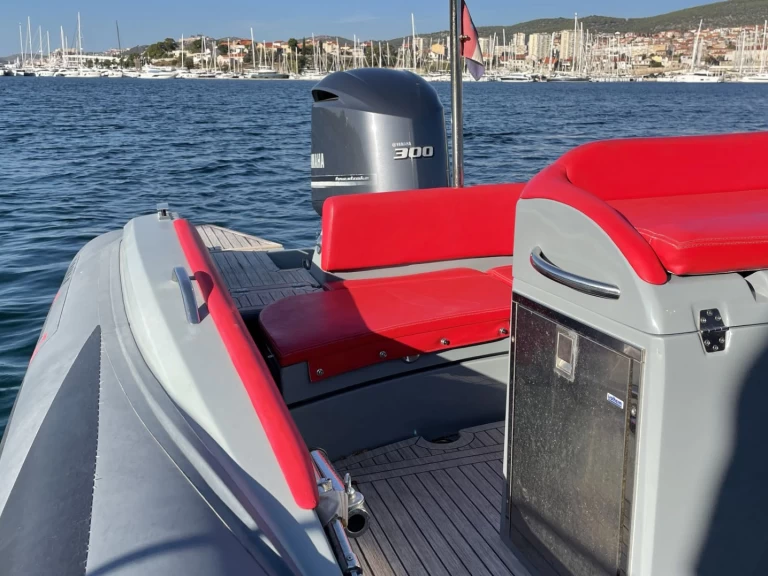 Vermietung Motorboot Lomac mit Führerschein