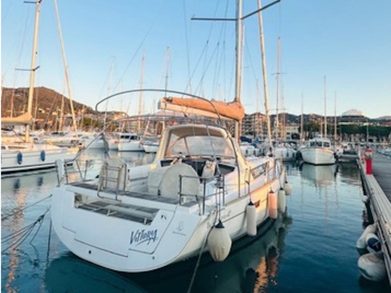 YachtCharter in Castiglioncello - Bénéteau Oceanis 41 auf SamBoat