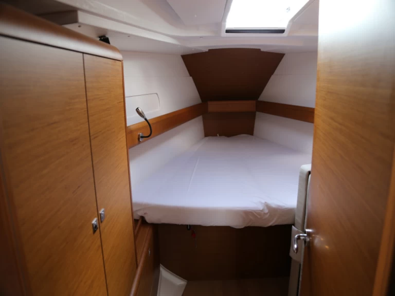 YachtCharter in Kaštel Gomilica - Jeanneau Sun Odyssey 419 auf SamBoat