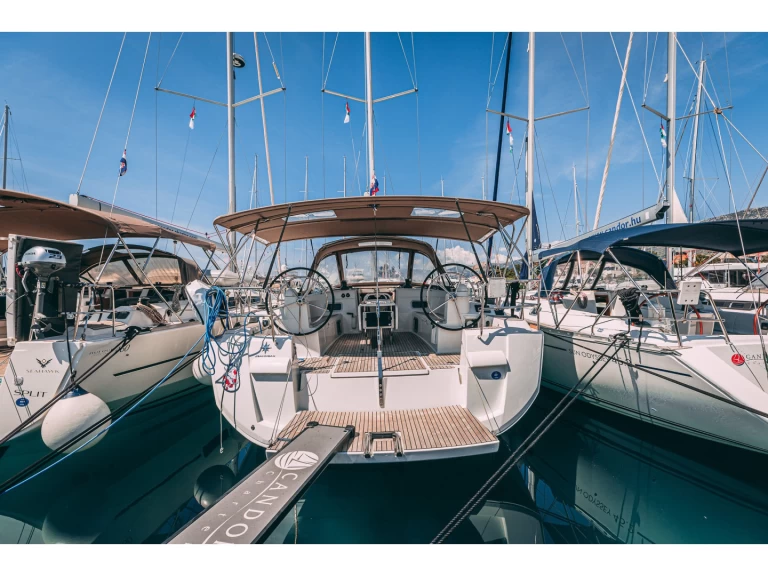 Boot mieten Kaštel Gomilica günstig Sun Odyssey 519