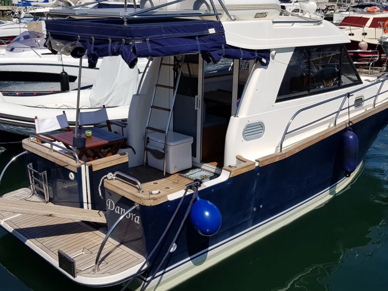 Motorboot mieten in Biograd na Moru - Sas Vektor Adria Event 850