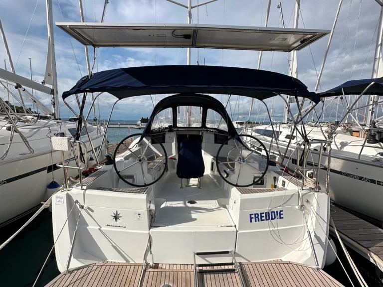Segelboot mit oder ohne Skipper Jeanneau mieten in Drage