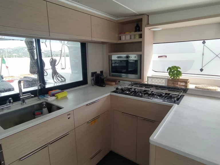 YachtCharter in Porto Pollo - Lagoon Lagoon 46 auf SamBoat