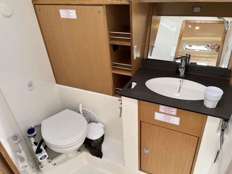 Ein Bavaria Cruiser 41 mieten in Lavrion