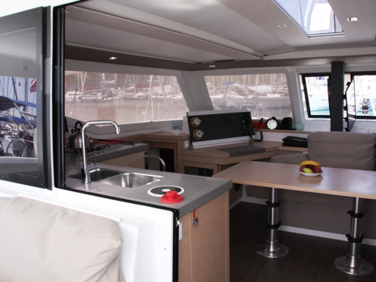 Fountaine Pajot Lucia 40 mieten Marmaris