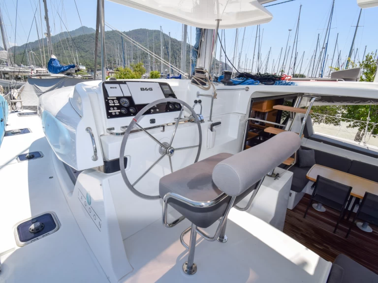 Vermietung Katamaran Lagoon mit Führerschein