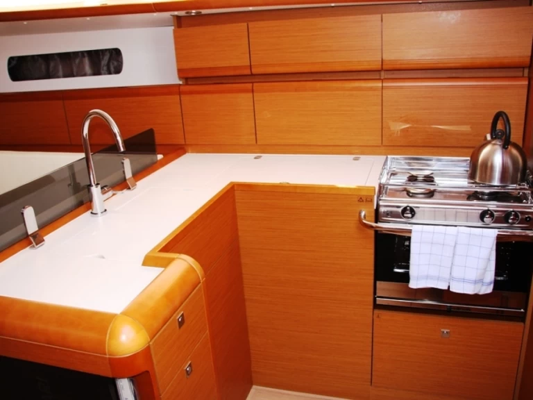 Ein Jeanneau Sun Odyssey 439 mieten in Marmaris