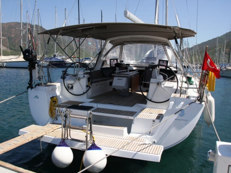 Ein Bénéteau Oceanis 45 mieten in Marmaris