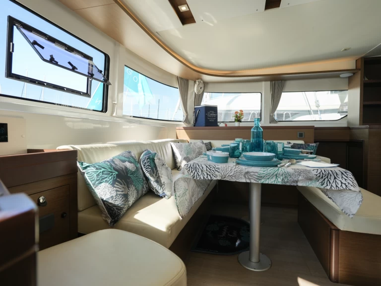 Bootsverleih Lagoon Lagoon 46 Salerno Samboat