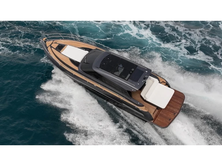 Motorboot mieten in Sukošan zum besten Preis