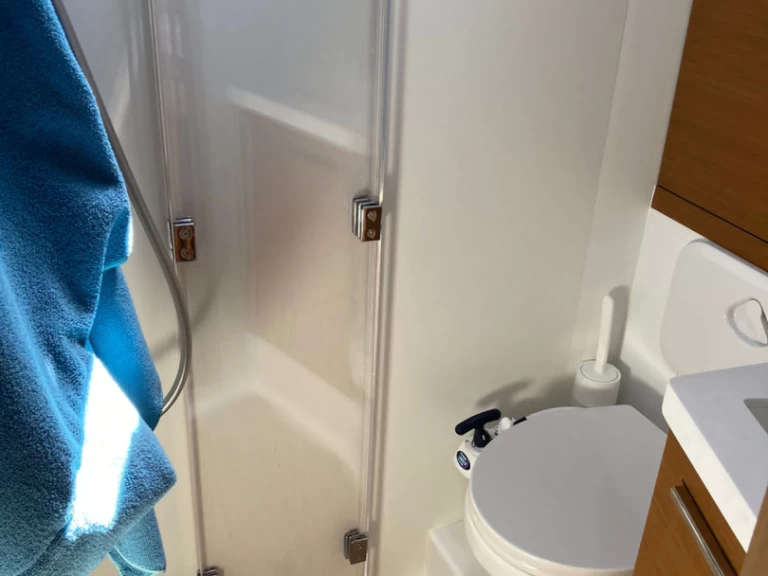 Ein Bénéteau First 44 mieten in Lavrion