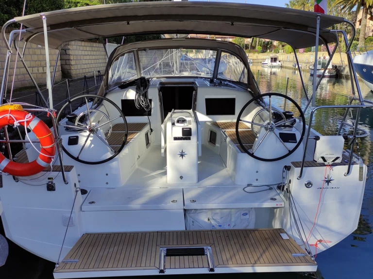 Jeanneau Sun Odyssey 410 mieten Furnari