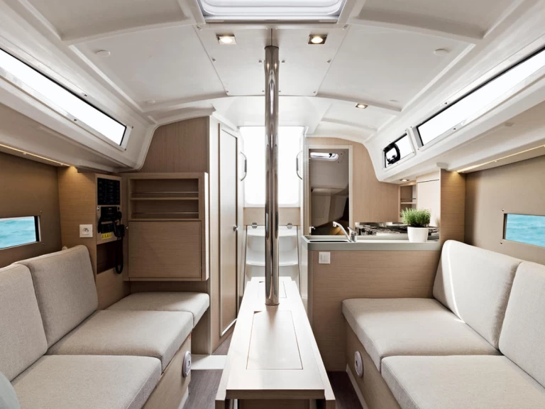 YachtCharter in Furnari - Bénéteau Oceanis 30.1 auf SamBoat