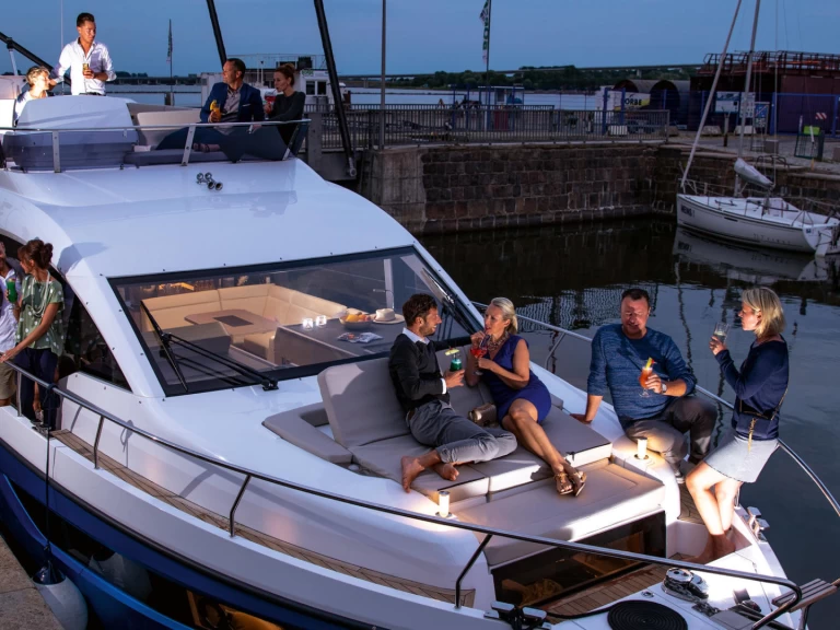 YachtCharter in Pula - Sealine Sealine F430 auf SamBoat