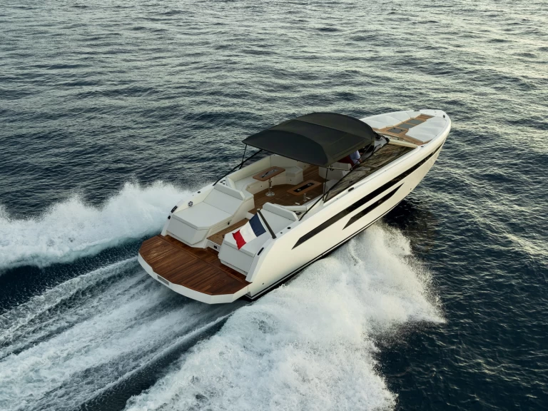 Motorboot mieten in Saint-Laurent-du-Var zum besten Preis