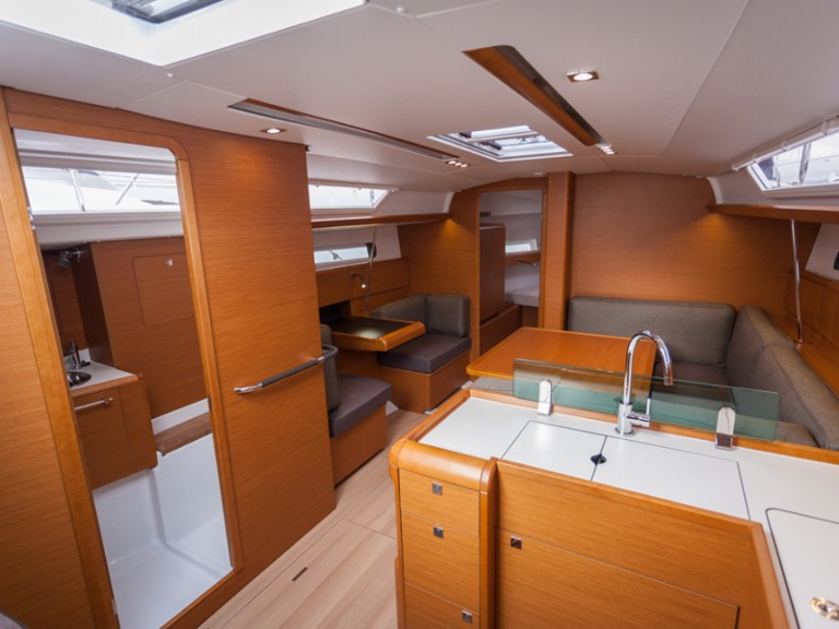 YachtCharter in Procida - Bénéteau Oceanis 41.1 auf SamBoat