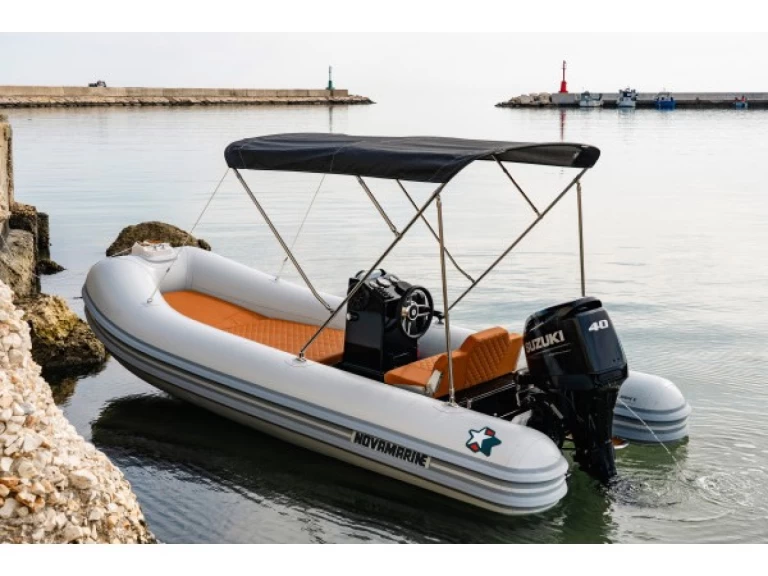 Ein  Motorboat 4.3 mieten in Torre Canne