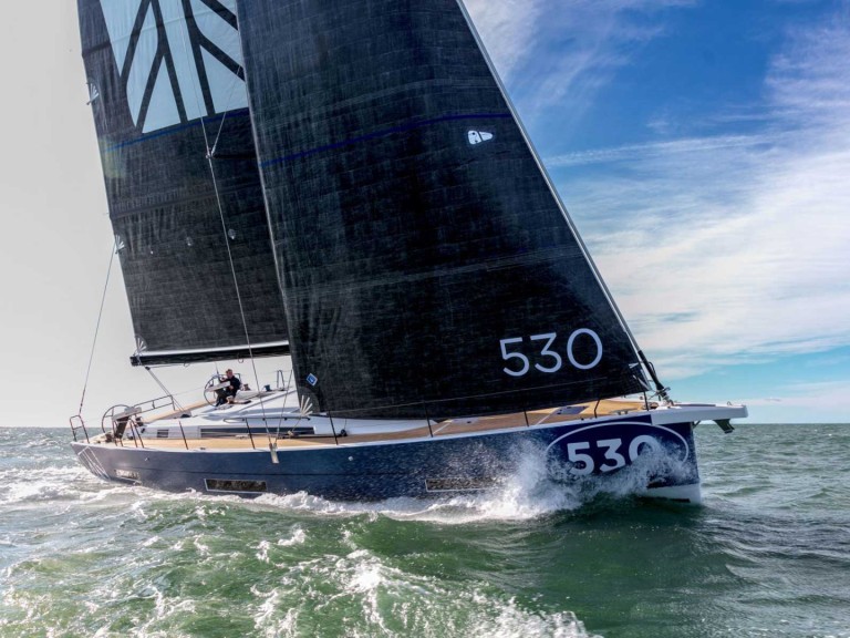 Boot mieten Furnari günstig Dufour 530