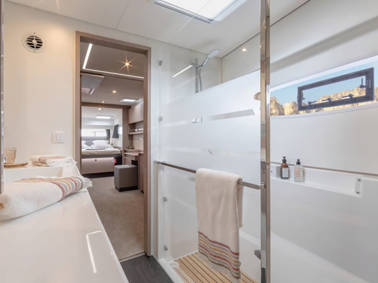YachtCharter in Furnari - Fountaine Pajot Elba 45 auf SamBoat