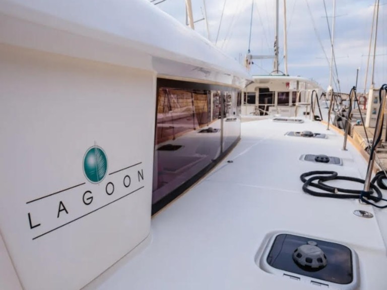 Ein Lagoon Lagoon 400 S2 mieten in Volos