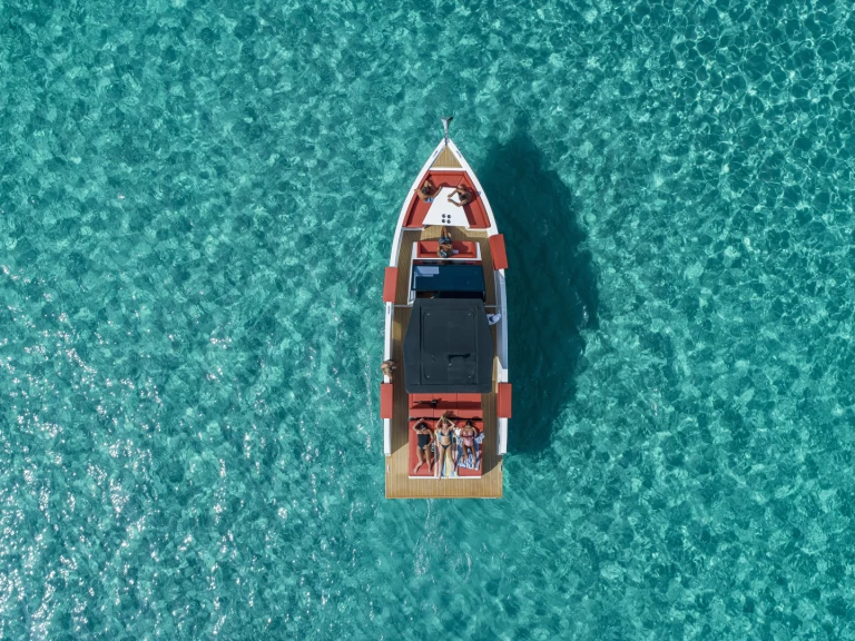 Motorboot mit oder ohne Skipper Deantonio mieten in Cala Gonone