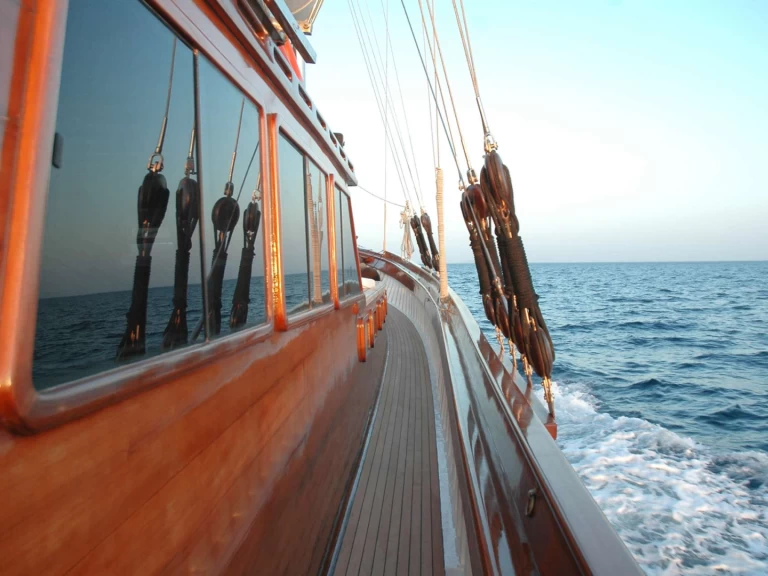 Boot mieten Álimos günstig Custom Motor Sailer 124'