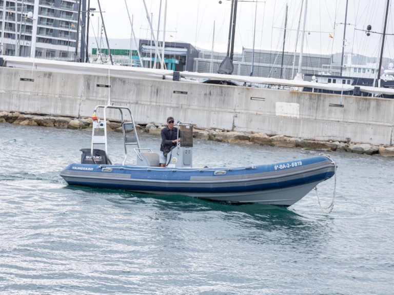 Schlauchboot mieten in Badalona zum besten Preis