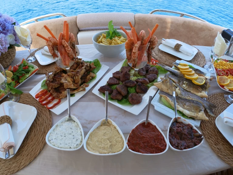 Boot mieten Kemer günstig Sunseeker Manhattan 56