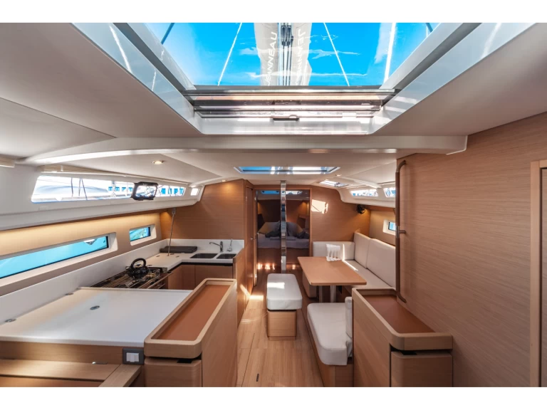 Ein Jeanneau Sun Odyssey 440 mieten in Capo d'Orlando