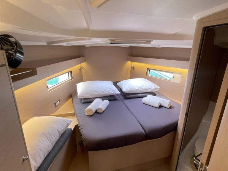 Boot mieten Lavrion günstig Oceanis 40.1