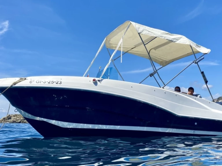 Vermietung Motorboot Rio mit Führerschein