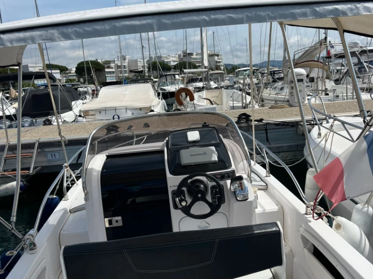 Vermietung Motorboot Ranieri mit Führerschein