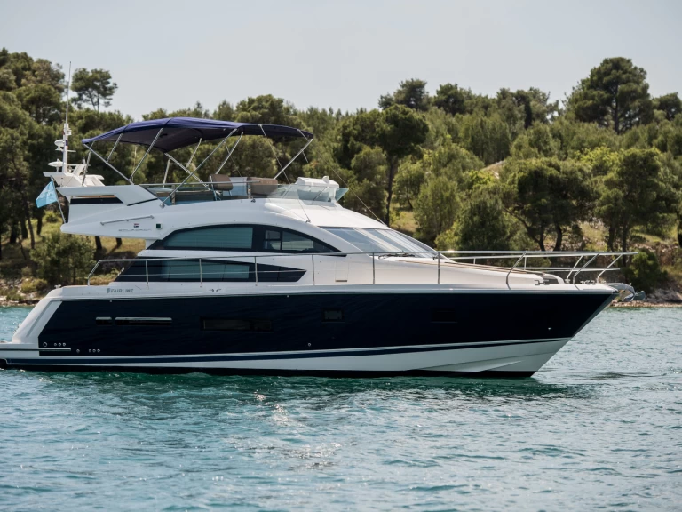 Ein Fairline Fairline Squadron 42 mieten in Šibenik