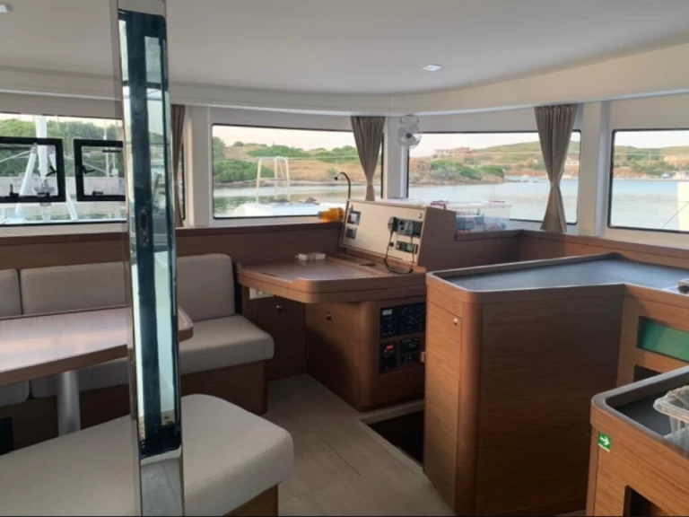 Boot mieten Lefkáda günstig Lagoon 42