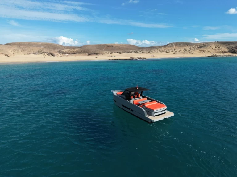 Ein De Antonio De Antonio D32 Open mieten in Playa Blanca