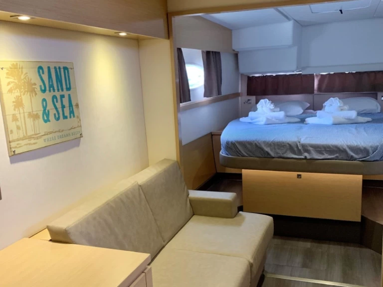 Ein Fountaine Pajot Fountaine Pajot Helia 44 mieten in Road Town