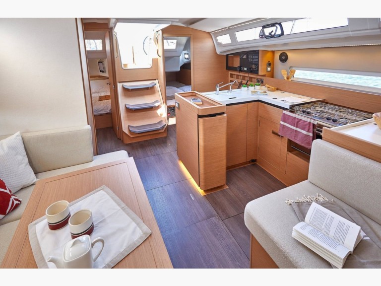 YachtCharter in Sukošan - Jeanneau Sun Odyssey 410 auf SamBoat